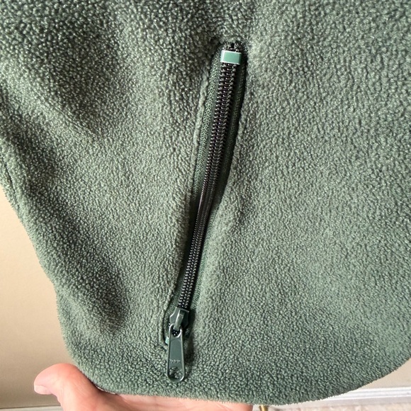 Men’s Columbia Fleece Vest - Picture 2 of 3